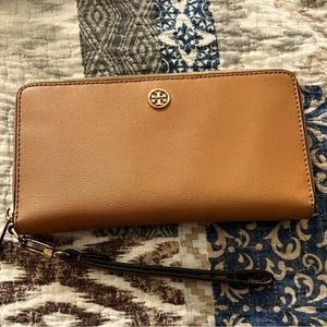 Tory Burch great condition wallet
